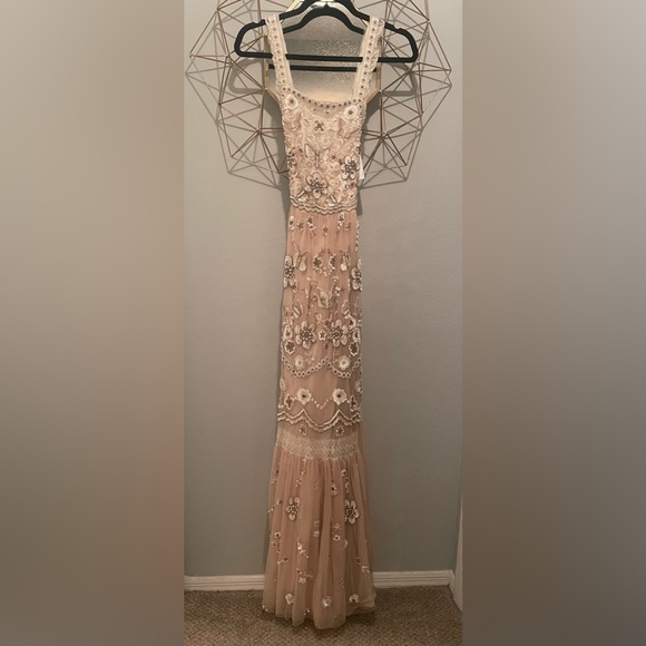 NWT Needle and Thread Pink Petal cluster bib gown xs 🦋 - Picture 8 of 16